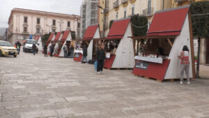 Casette di legno in piazza Libertà