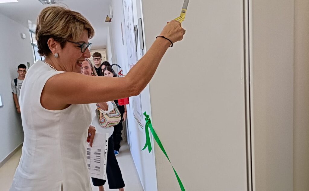 La preside del liceo Marone Lucia Forino