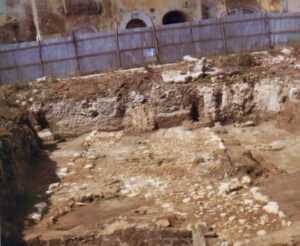 Piazza Duomo sito archeologico Collina della Terra, scavi del 1993