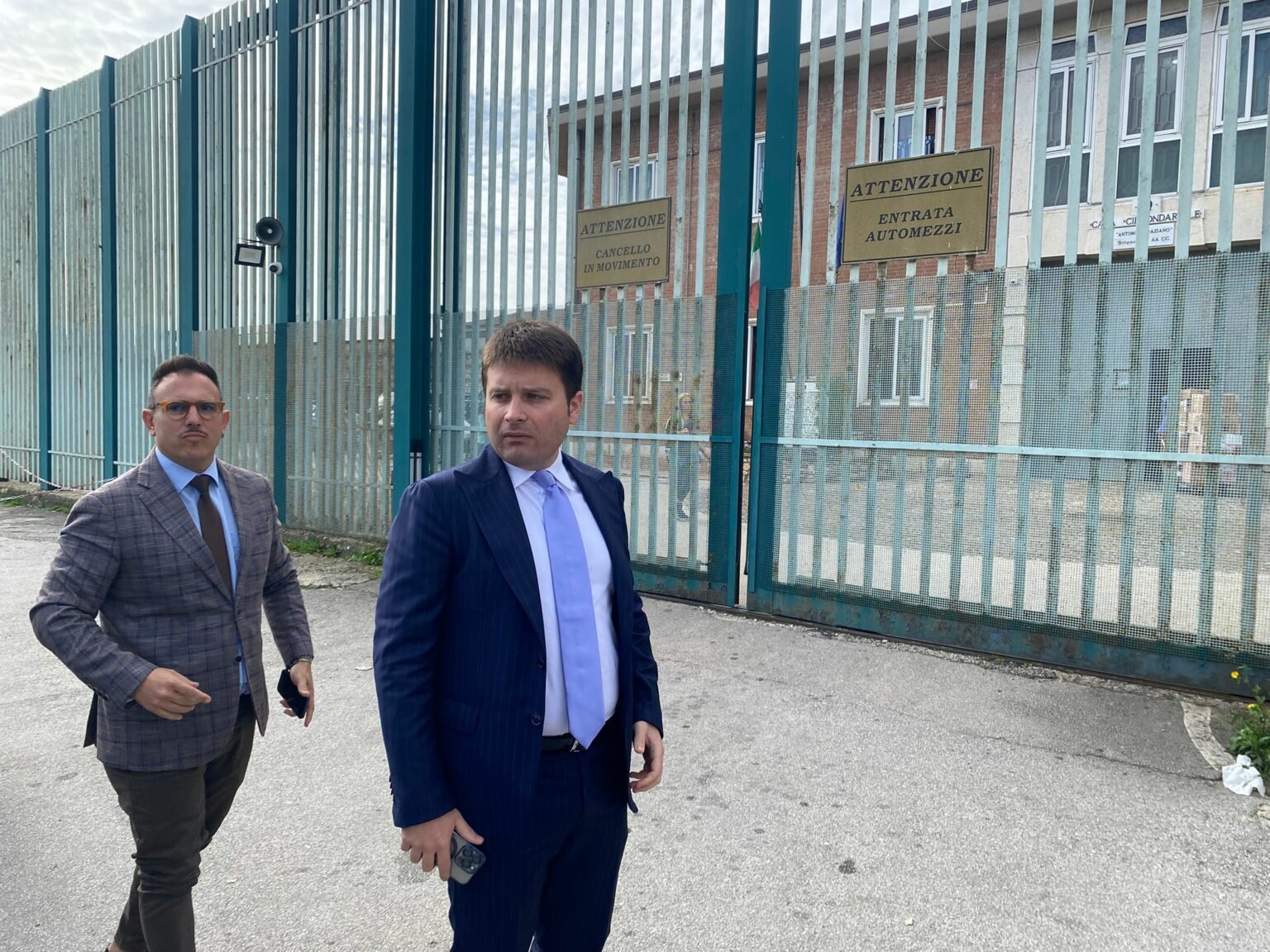 Avellino, la Procura apre inchiesta sulla mutilazione ad un detenuto. Visita a sorpresa in carcere del deputato Rubano