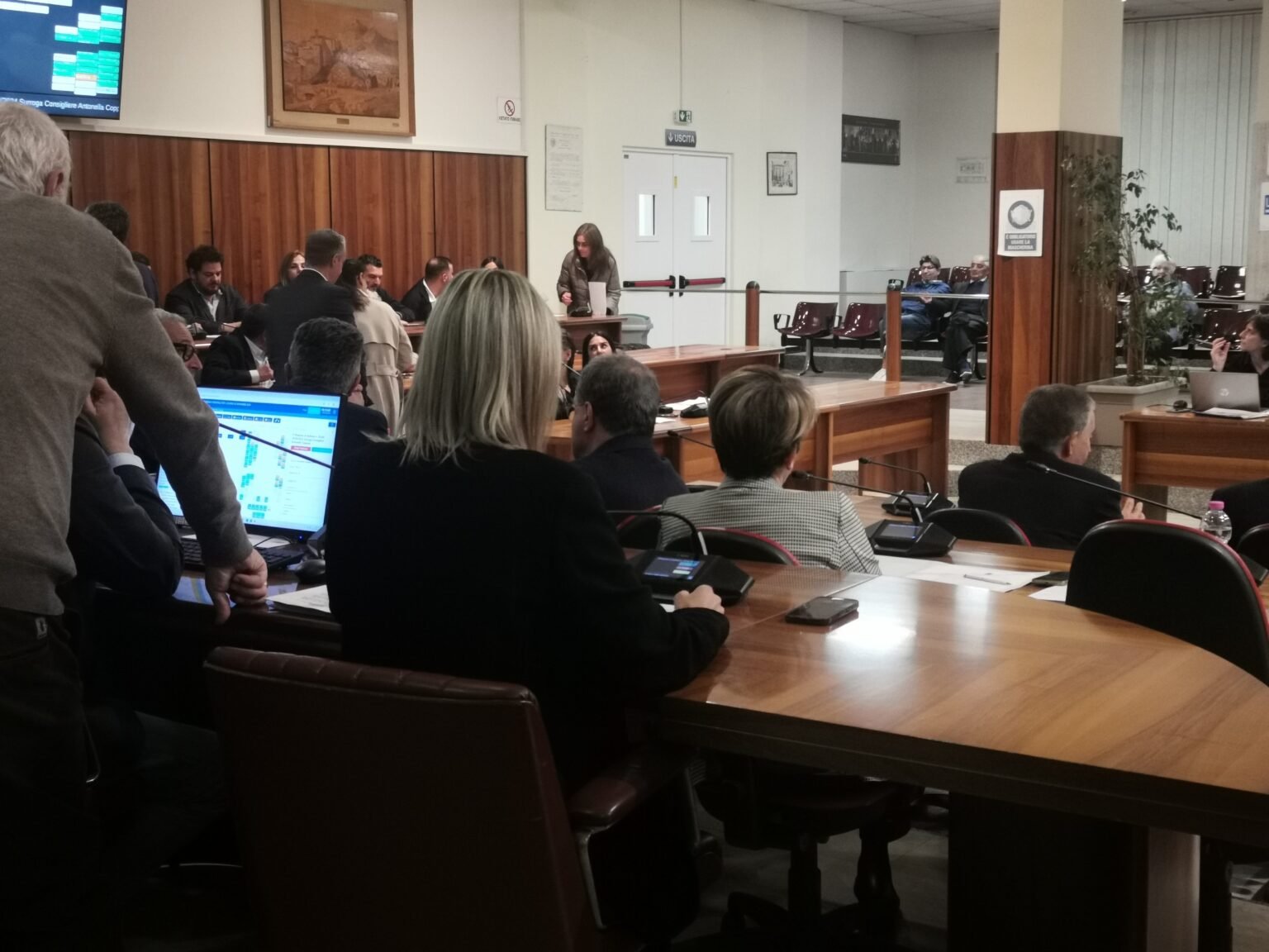 Nargi parla della ‘fase due’ della giunta: “Non ci sarà il Patto Civico” Il consiglio comunale di Avellino visto dai banchi di governo