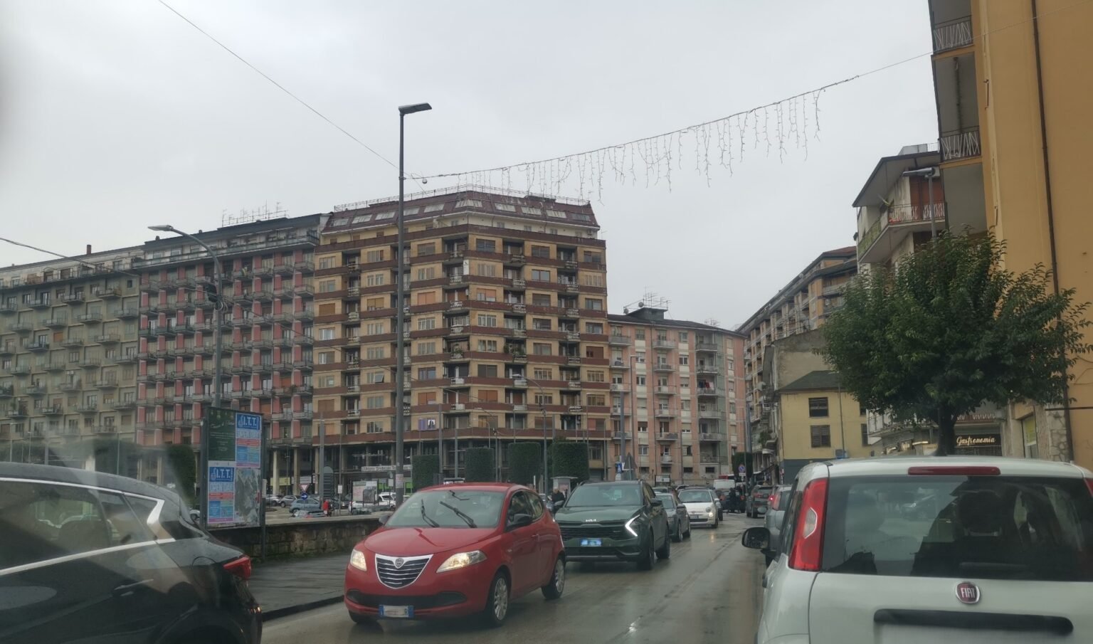 Via Carducci, Avellino 23 dicembre 2024