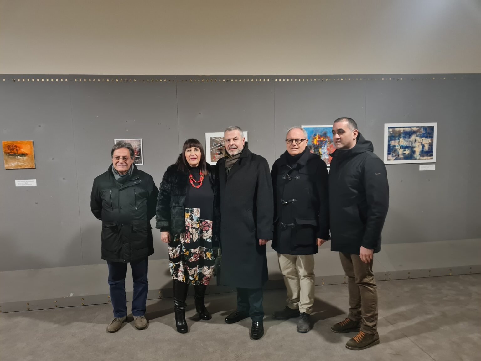 L’arte di Lucio Finale al Carcere Borbonico: così le suggestioni di forme e colori raccontano il nostro tempo