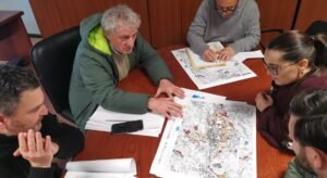 L'assessore Antonio Genovese al tavolo della Commissione Urbanistica