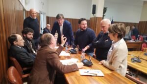 Confronto tra i banchi della minoranza, consiglio comunale di Avellino