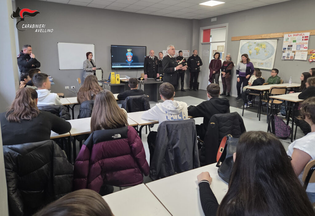 Carabinieri nelle scuole
