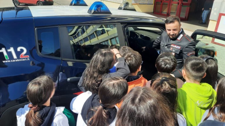 Carabinieri nelle scuole