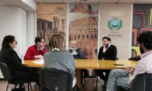 Commissione Istruzione, a sinistra la presidente Giovanna Vecchione, al tavolo con Sergio Trezza, Antonio Aquino, Antonio Bellizzi e Olimpia Rusolo