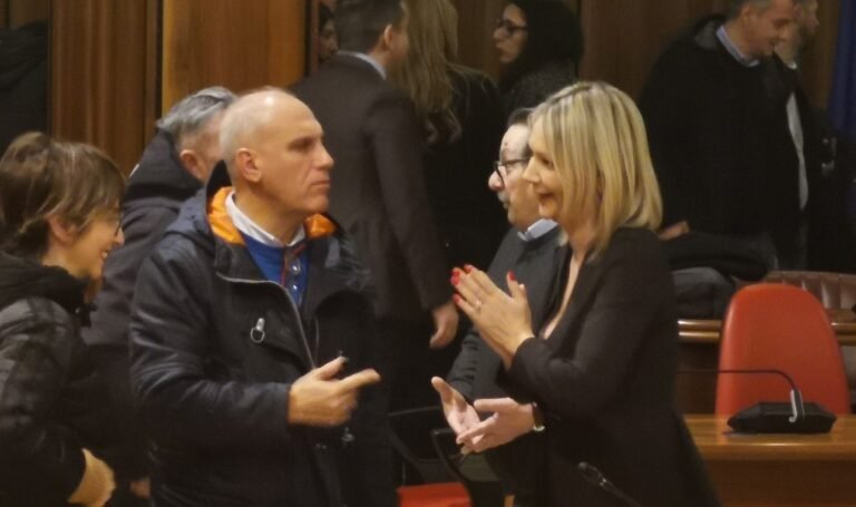 Nicola Giordano e Laura Nargi in consiglio comunale, Avellino