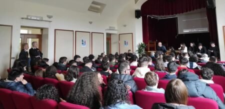 Liceo Aeclanum incontro studenti tenente colonnello Paglia