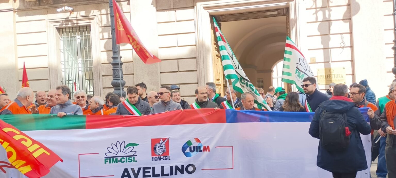 ArcelorMittal, il Prefetto convoca l’azienda. A Luogosano continua il presidio dei lavoratori