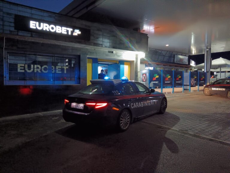 Rapina Eurobet di Avella, carabinieri