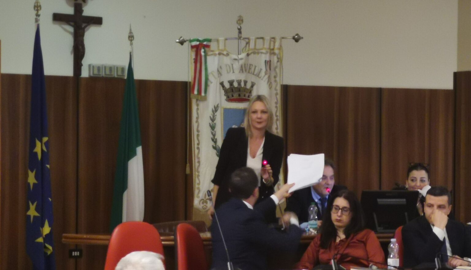 La sindaca Laura Nargi in consiglio comunale, Avellino
