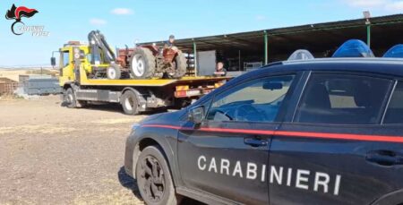 Carabinieri e mezzi agricoli