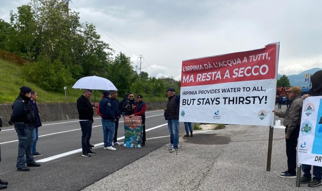 Giro d'Italia, Avellino, sit-in Uniamoci per l'Acqua