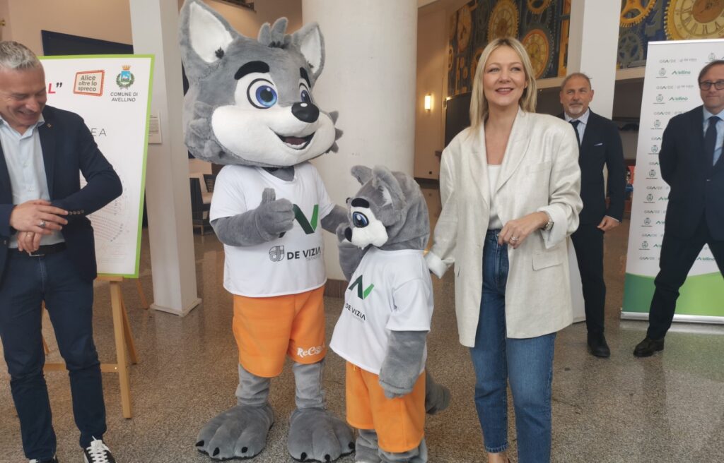 Laura Nargi e Mascotte Record Grande Srl