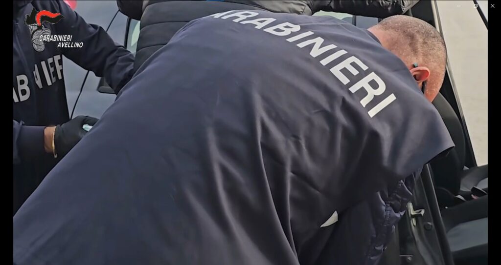 Carabinieri perquisizione personale