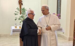 Padre Vittorino con Papa Leone XIV
