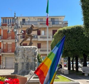 Grottaminarda 2_giugno_25 bandiera arcobaleno
