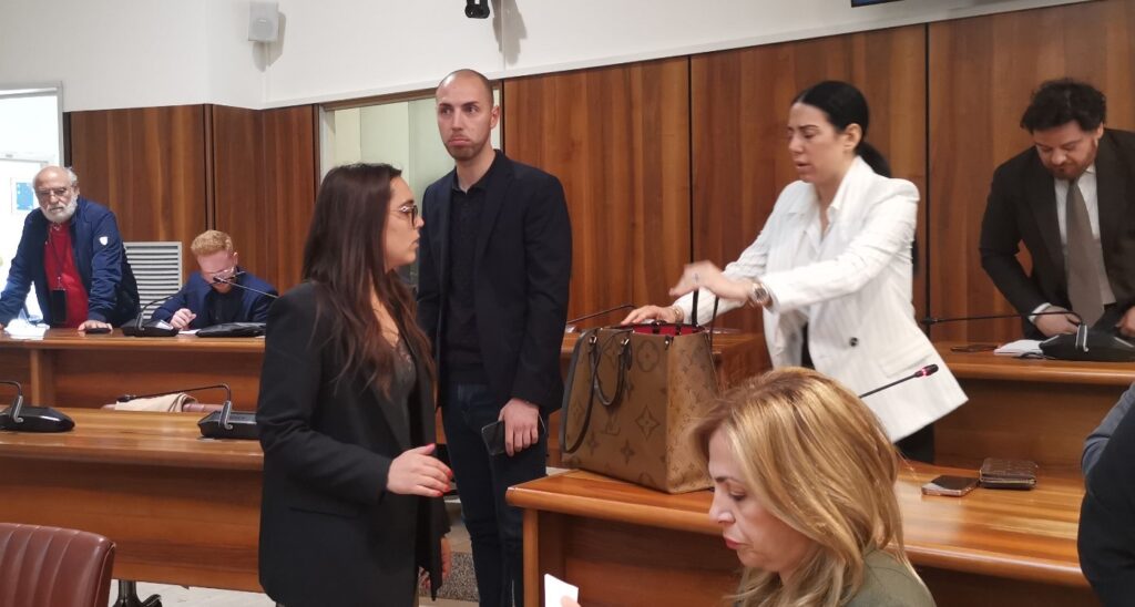 Avellino, l’ex consigliere festiano Sorice: “Abbiamo provato a salvare la città, ma non ci siamo riusciti” Mario Sorice in consiglio comunale, Avellino