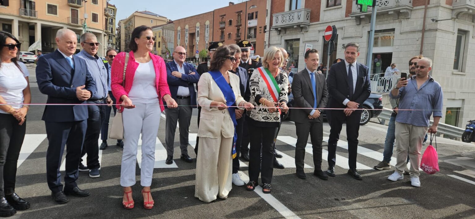 Ponte Ferriera inaugurazione Perrotta nastro
