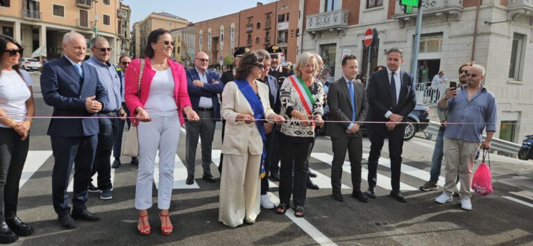 Ponte Ferriera inaugurazione Perrotta nastro
