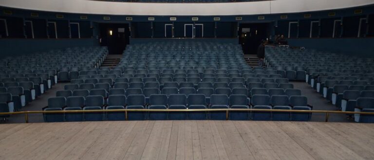 teatro carlo gesualdo avellino interno