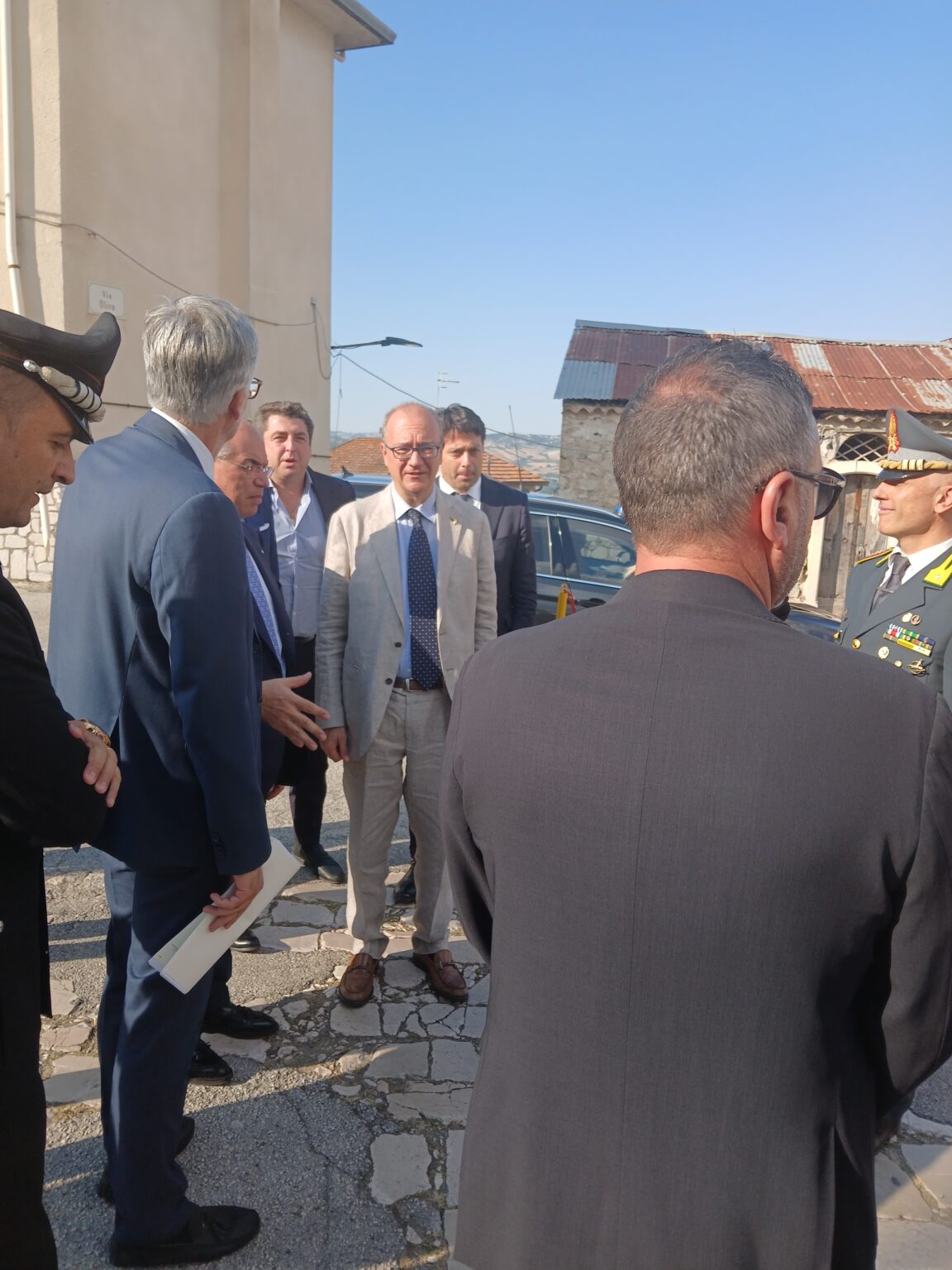 Valditara risponde ai sindaci: “Solidarietà per l’emergenza idrica”