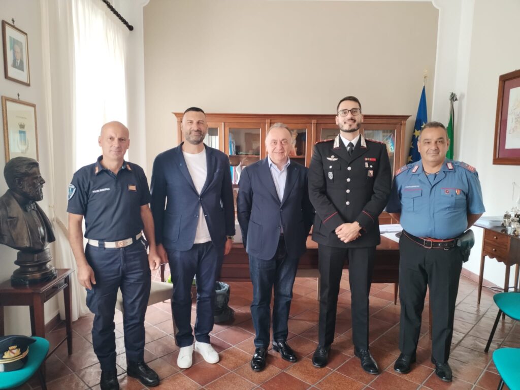 CARABINIERI SOLOFRA visita al Comune