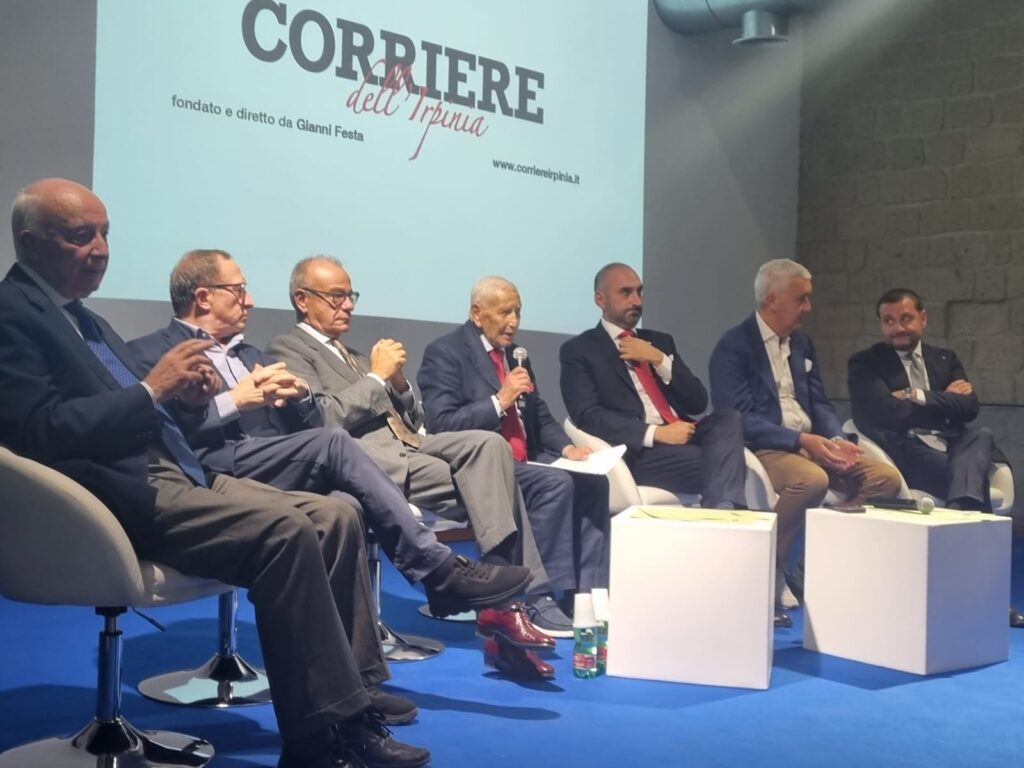 La Due Giorni del Corriere, Bonavitacola: “Chi vuole abolire le Regioni dice una cretinata”. Gargani: “I partiti sono finiti” Due Giorni del Corriere secondo tavolo