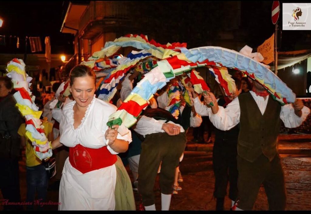 E’ di nuovo festa ad Avella al ritmo di “Pane, amore e tarantella”
