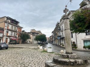 Grottaminarda, lavori di riqualificazione in via Minichiello e spostamento del mercatino settimanale Grottaminarda
