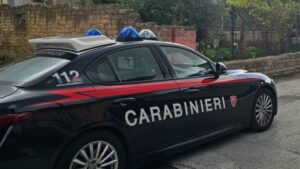 Principio di incendio in una casa di Avella, il proprietario si salva: era in cortile. Carabinieri sul posto Carabinieri Avella