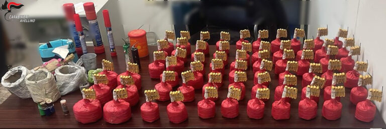 Montoro: arresto “con il botto” da parte dei carabinieri: 21enne sorpreso con 63 ordigni esplosivi