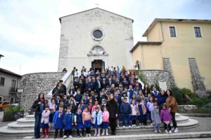 Ciriaco Di Roma Anps autorità e scuole al monumento chiesa Taurasi
