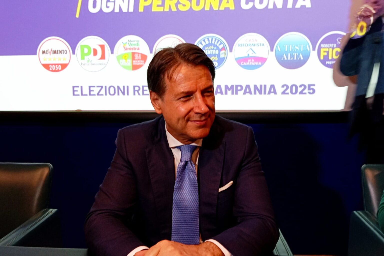 Conte: “I dati del governo diversi dalla realtà: crollo dei salari, 6 milioni di cittadini rinunciano alle cure, aumento della povertà. medie e piccole imprese seppellite dalla caro energia”