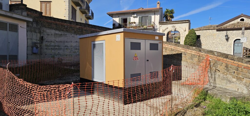 Grottaminarda, Centro storico: attivazione colonnina per ricarica auto e asfalto in due strade Grottaminarda centro storico centralina elettrica