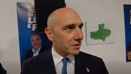 Il sottosegretario Morelli alla Omi di Lacedonia: “Crisi idrica colpa di malagestione” Morelli a Grottaminarda interview