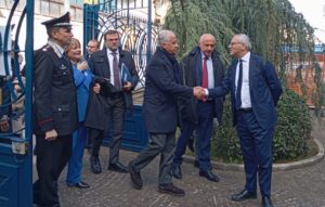 Piantedosi a Confindustria Avellino con Picone e stringe mano a Emilio De Vizia