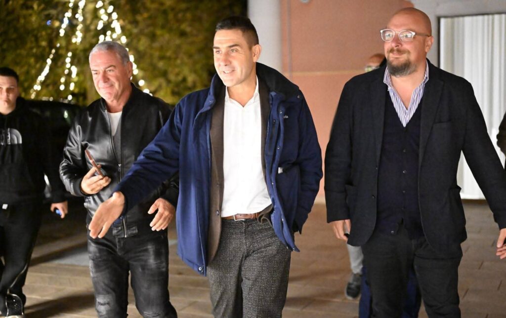 FOTO/Vannacci a Montefredane: “Il Mondo al Contrario? Manifesto di coerenza e verità” Vannacci e Morano a Montefredane