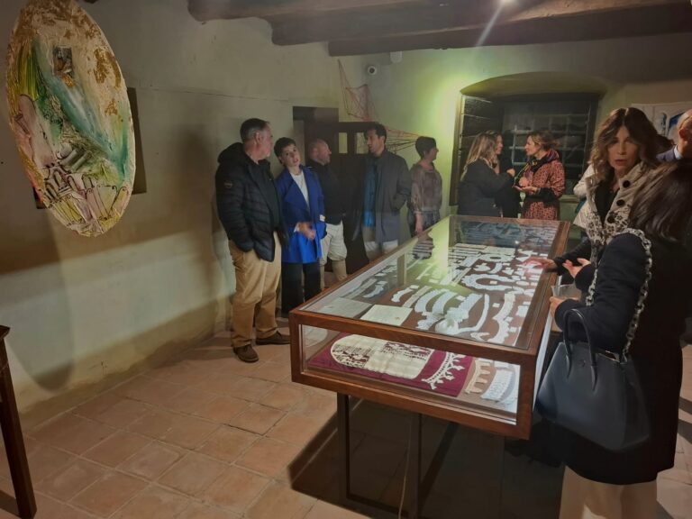 Fili di Sortilegio. Elsa Morante e i corredi dell’anima, al Carcere di Montefusco tra arte e letteratura