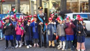 Giornata Forze Armate, l’Arma dei Carabinieri ai bambini: il futuro è nei vostri occhi, siate custodi della memoria