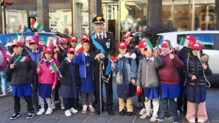 Giornata Forze Armate, l’Arma dei Carabinieri ai bambini: il futuro è nei vostri occhi, siate custodi della memoria