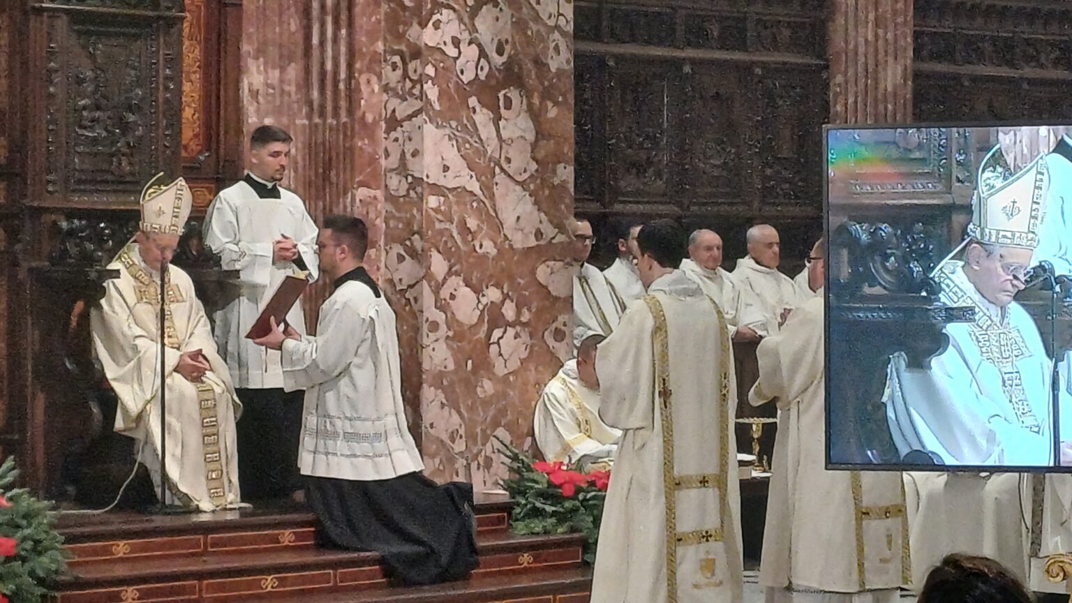 Il vescovo Aiello celebra la chiusura del Giubileo: da questa porta segnali di speranza. E ordina due nuovi sacerdoti: siano al fianco delle famiglie