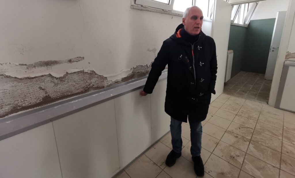 Centro autismo Avellino, umidità di risalita sopralluogo commissione Giordano