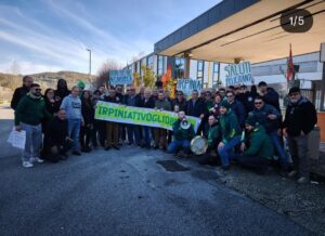 Fonderie Pisano e questione ambientale, Rifondazione comunista chiede un confronto pubblico Fonderie Pisano sit in