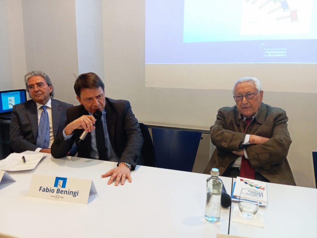 “Le mani sulla storia”, Gargani presenta il suo libro sulla crisi dei partiti: “I magistrati non hanno fatto un buon lavoro”