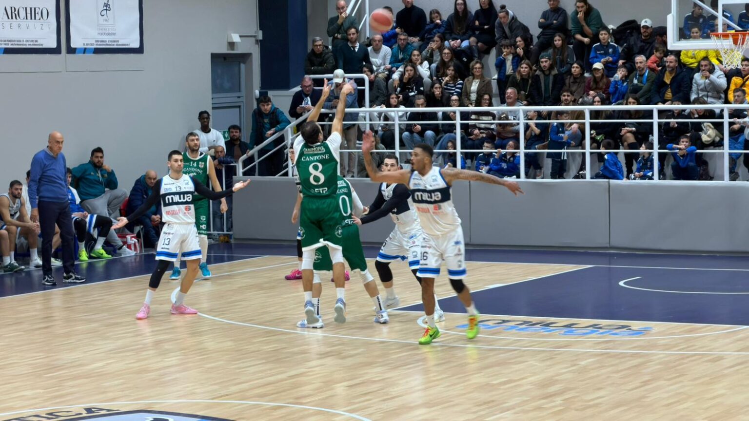 Avellino, aggressioni e calci alla fine della partita della Scandone: il match contro Benevento finirà in tribunale MIWA - AV