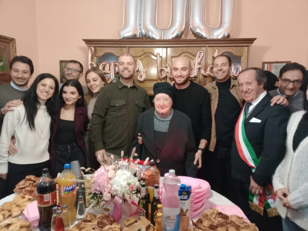 Nusco Maria 100 anni famiglia