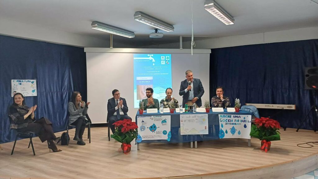 Monteforte, all’IC Aurigemma a confronto su acqua e risorsa idrica. Siricio: necessaria una sinergia tra scuola e Comune. Pronto a incontrare l’amministratore Alto Calore